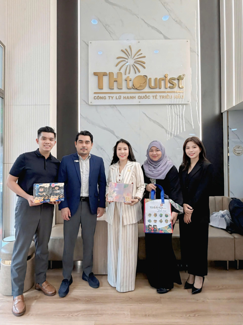 Du Lịch Triều Hảo vinh dự đón tiếp ông Mohd Akbal Setia - Đại diện cấp cao Cục Xúc tiến Du lịch Malaysia ghé thăm