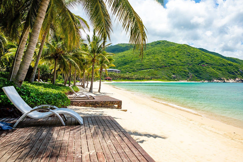 Tam Á Hải Nam: Có gì ngoài resort và bãi cát trắng? 