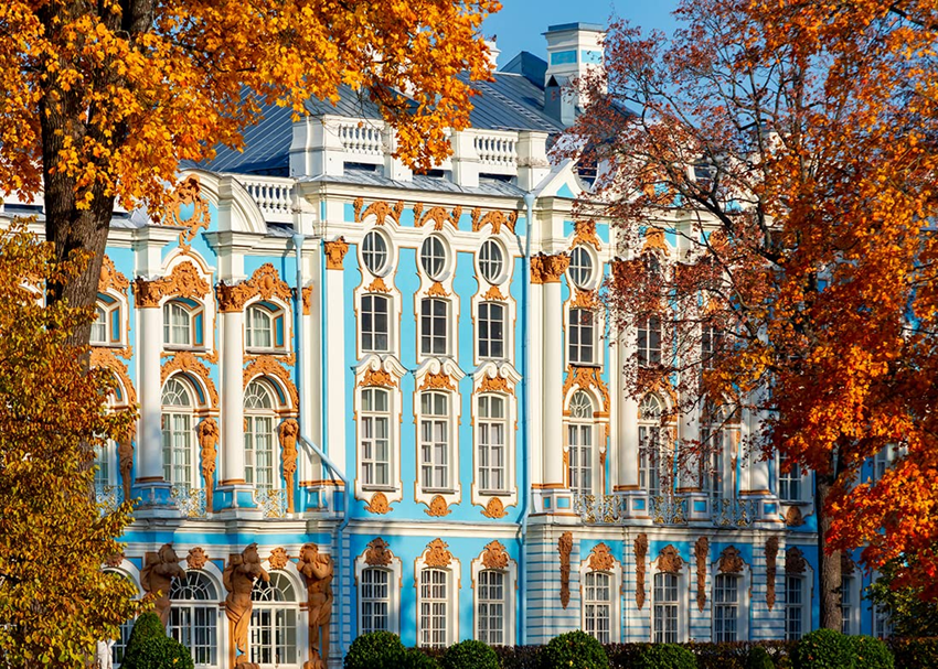 Saint Petersburg mùa thu 2026 - Thành phố cung điện và lá vàng 