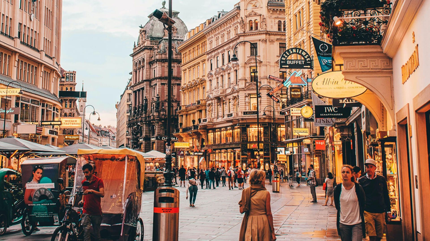 Vienna mùa thu ngày mưa: Cà phê, bảo tàng và du lịch trải nghiệm