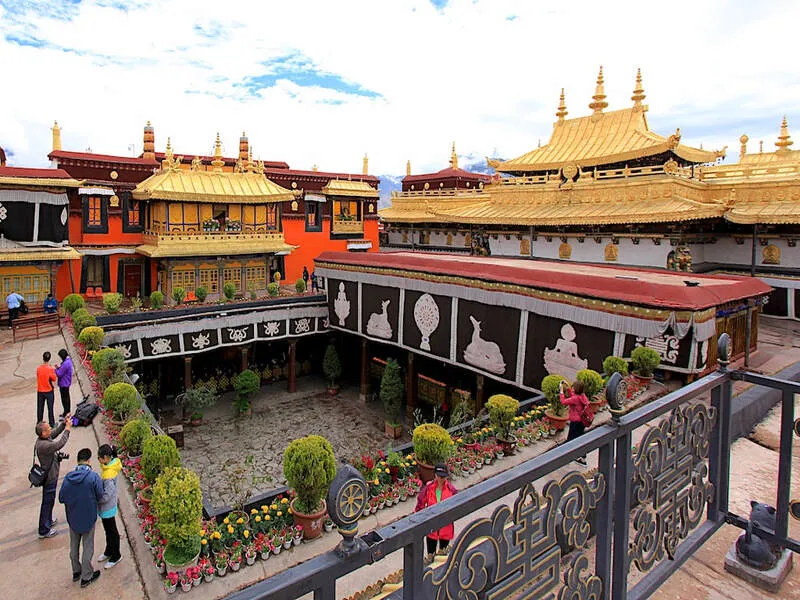 Lịch trình du lịch Tây Tạng chi tiết - Gợi ý hành trình mới nhất 2026 từ Du Lịch Triều Hảo 