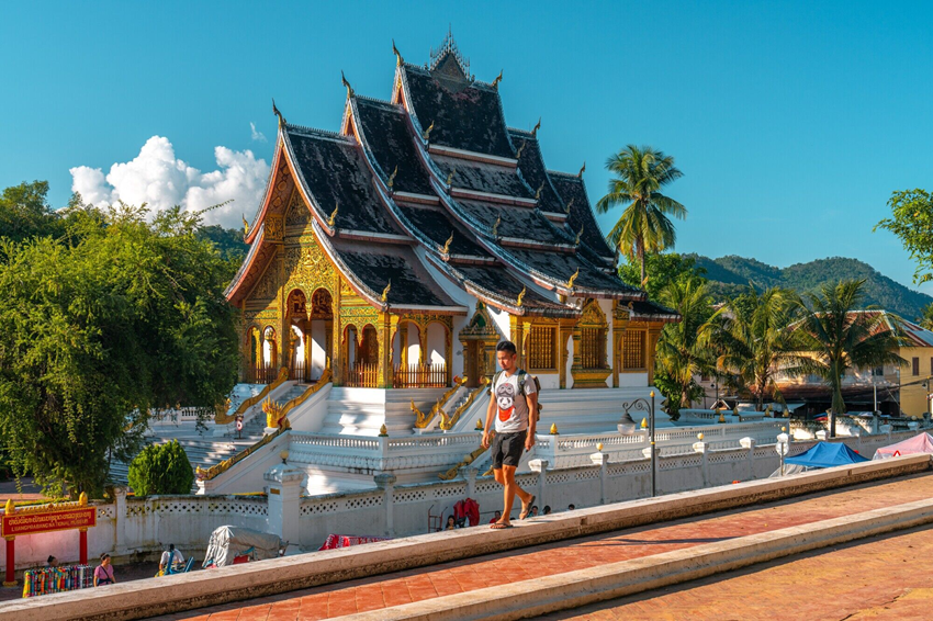 Du lịch Lào tự túc hay tour? Gợi ý cho người lần đầu 