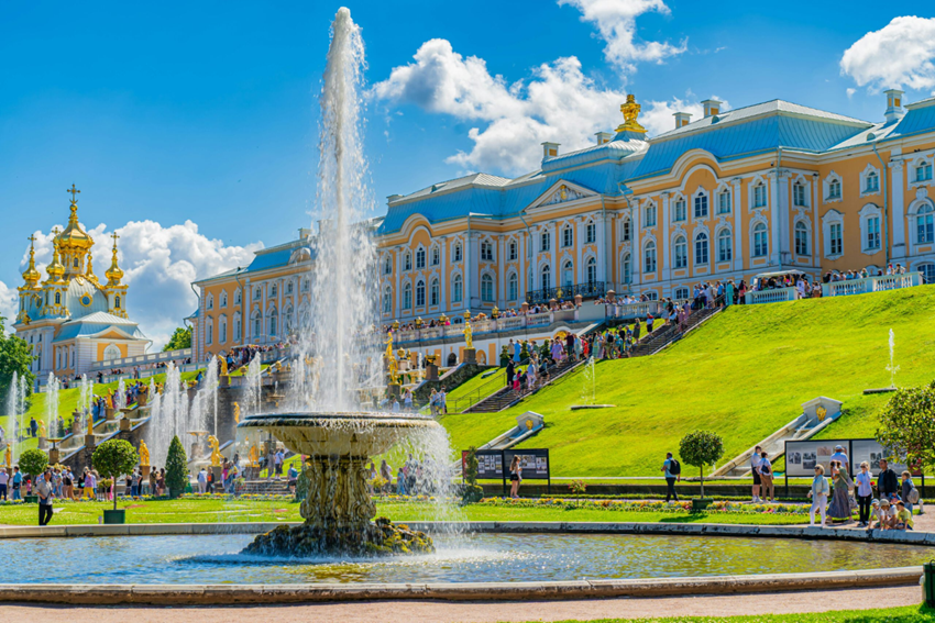Peterhof mùa thu - Điểm đến không thể bỏ lỡ trong tour du lịch Nga 