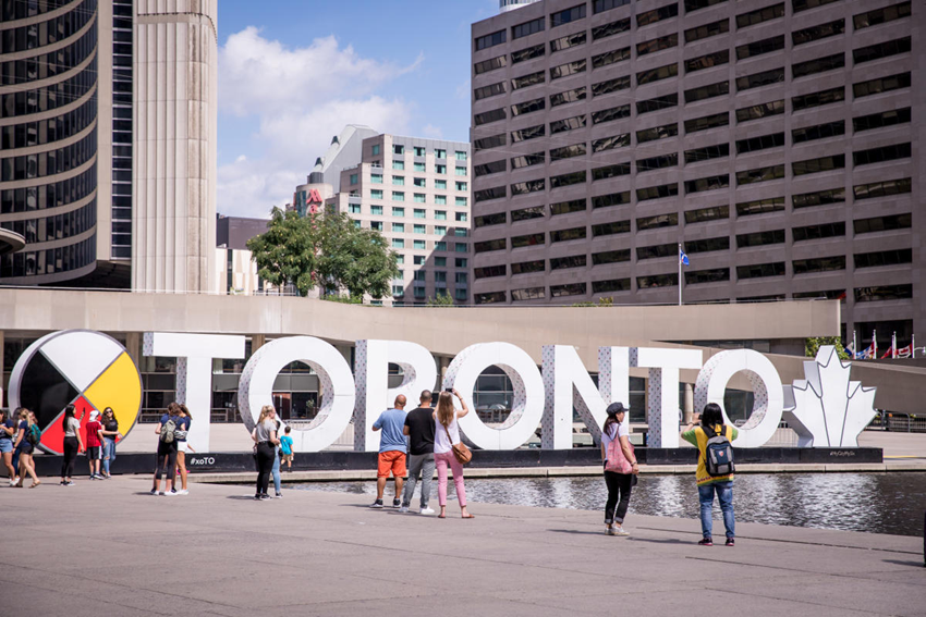 Toronto World Cup 2026: Du lịch Toronto, CN Tower và Niagara Falls 