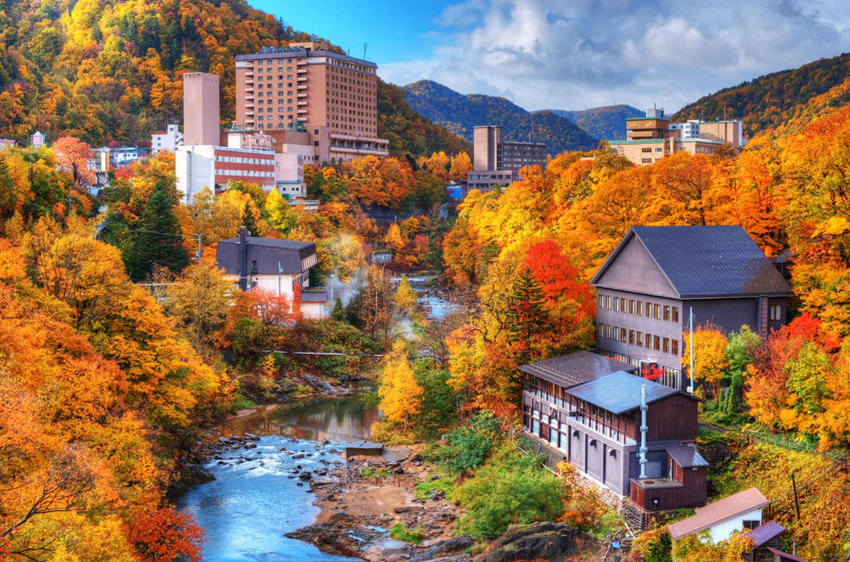 Du lịch Hokkaido mùa thu 2026: Lịch lá đỏ và điểm ngắm đẹp