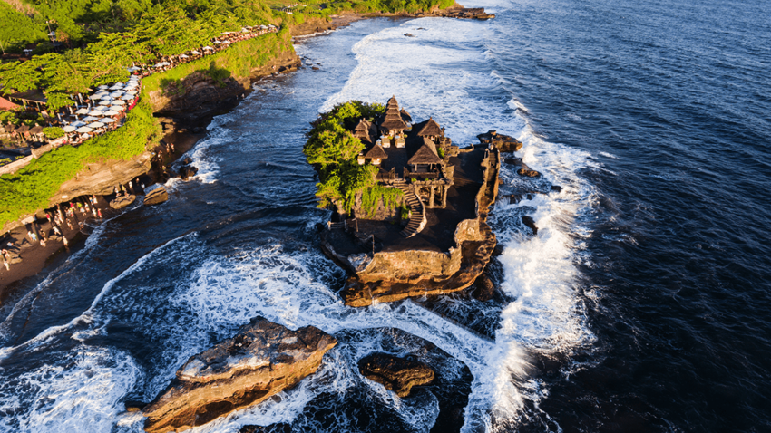 Tanah Lot Bali 2026: Nên đi lúc thủy triều lên hay xuống? 