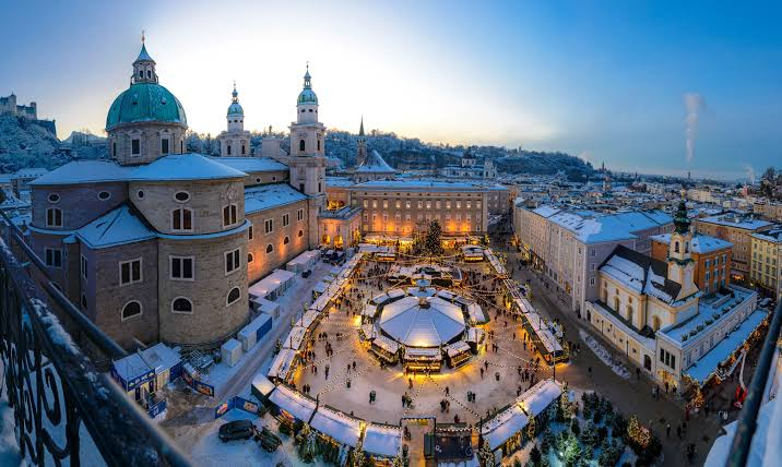 Salzburg Christmas Market 2026: Domplatz đẹp thế nào khi lên đèn?